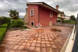 VILLA SINGOLA A AVEZZANO