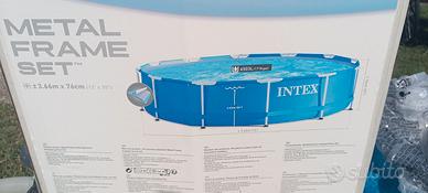 Piscina Intex da usare come ricambi o da sistemare