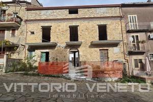 Villa di 400 m² con più di 5 locali a Perdifumo