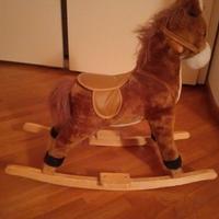 cavallo a dondolo 