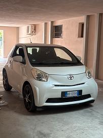Toyota iq 2009