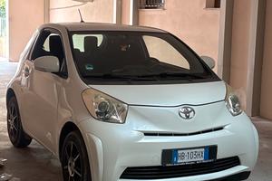 Toyota iq 2009