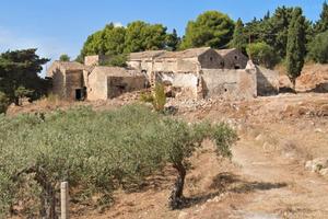 Antico baglio con terreno 30.000mq Valderice