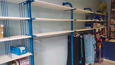 Mobilia per arredo negozio