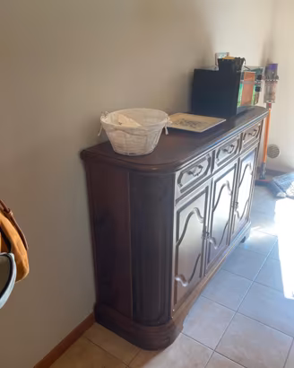 Credenza in legno massello stile classico