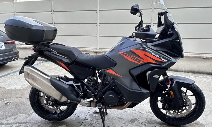 KTM 1290 Super Adventure KTM V2 ADV B1