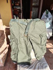 pantaloni corti cargo verde militare