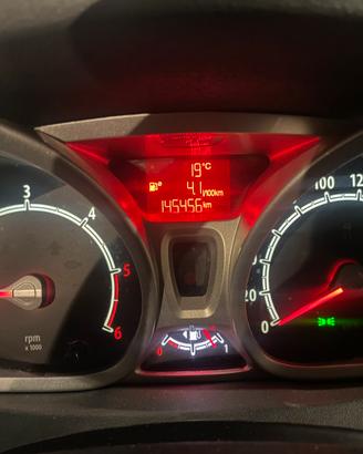 Ford fiesta 1.6 titanium anno 2009