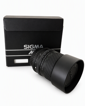 Sigma 28-70mm 1:3.5-4.5 Teleobiettivo + Flash Sunp