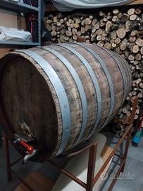 Botte in legno con porta botte