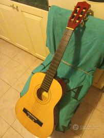 Chitarra BONTEMPI CLASSIC con sua custodia 