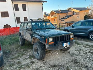 Cherokee xj 2.5 vm