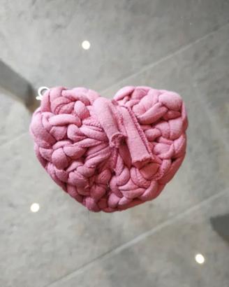 Portachiavi cuore rosa uncinetto fettuccia

