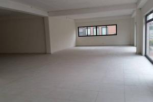 Immobile di 540 m² con 1 locale a Altopascio