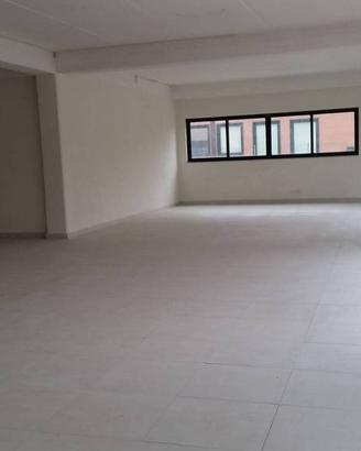 Immobile di 540 m² con 1 locale a Altopascio