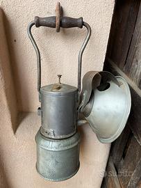 Lume antico portatile da ferroviere