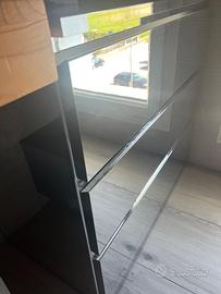 Cassettiera effetto specchio