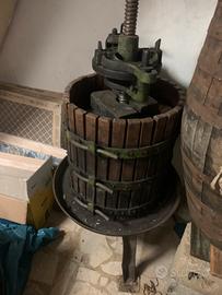 Torchio Antico per Uva in Legno e Ghisa  Anni ’50