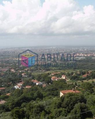 Villa di 240 m² con più di 5 locali a Livorno