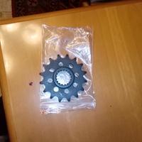 Pignone 16 denti passo 525 Aprilia rsv4