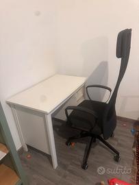 Scrivania bianca + sedia da ufficio
