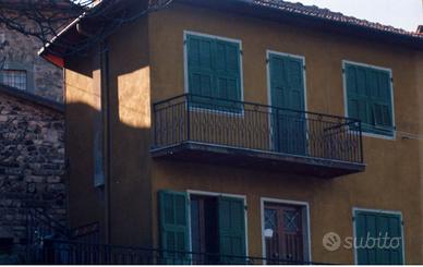 CASA SEMI INDIPENDENTE con ORTO e POSTO AUTO