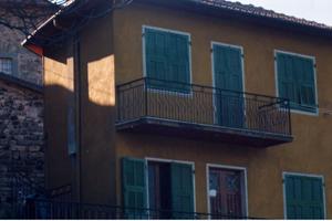 CASA SEMI INDIPENDENTE con ORTO e POSTO AUTO