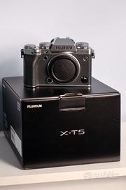 FUJIFILM X-T5