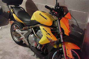 Kawasaki Er6n