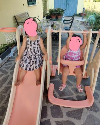Scivolo  e altalena con cesto pallacanes per bimbi