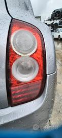 NISSAN MICRA 2004 - STOP POSTERIORE DESTRO