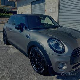MINI COOPER 1.5 Benzina Automatica