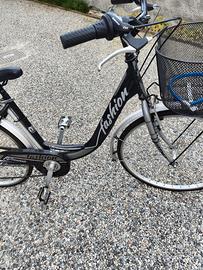 Bicicletta ‘City bike’ con cestino