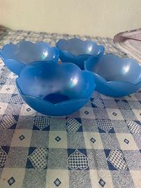 Set di 4 ciotole a forma di fiore blu nuove