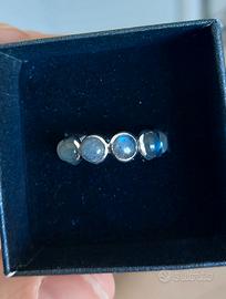 Anello in argento e labradorite