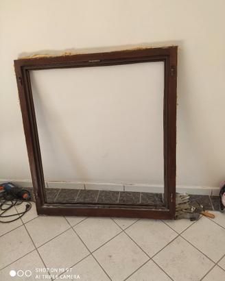 finestra due ante legno di okume' 