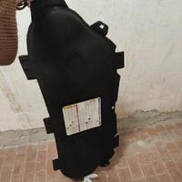 sotto cofano vano motore
