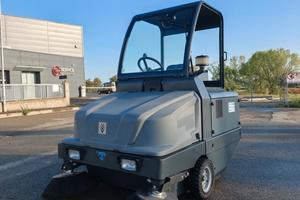 Spazzatrice Karcher KM 130/300