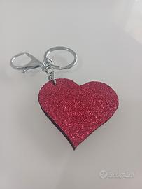 Portachiavi lavorato a mano. 