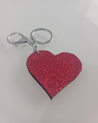 Portachiavi lavorato a mano. 