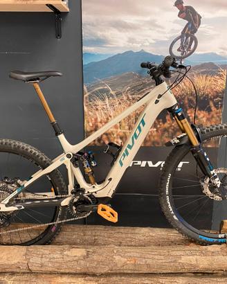 Pivot Shuttle AM 2024