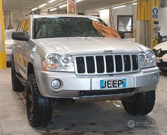 Jeep grand cherokee off-road