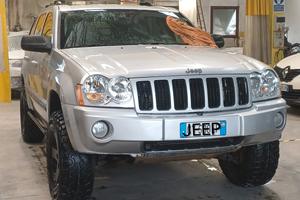 Jeep grand cherokee off-road