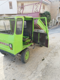 Motoagricola con ribaltabile idraulica