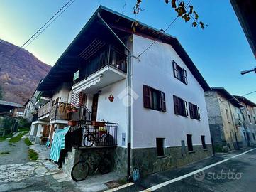 CASA SEMINDIPENDENTE A VAIE