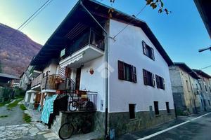 CASA SEMINDIPENDENTE A VAIE