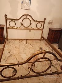 Letto matrimoniale in ottone da lucidare
