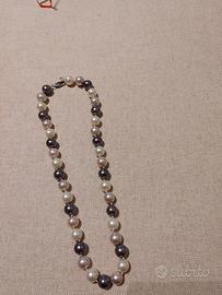 Collana di perle due colori 