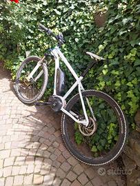 Bicicletta elettrica Orbea