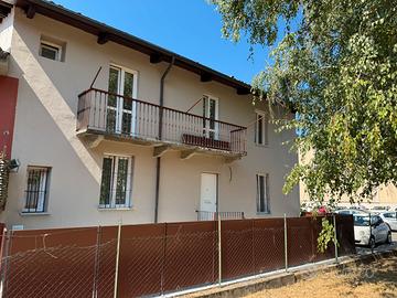 Casa due piani centro storico vic. Tribunale